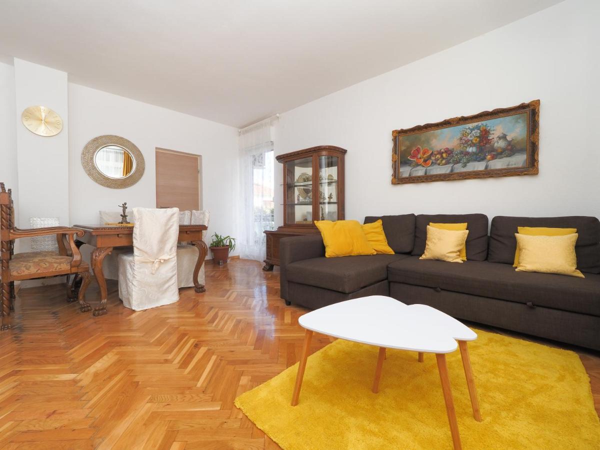 Beach Paradise Premium Apartment *
